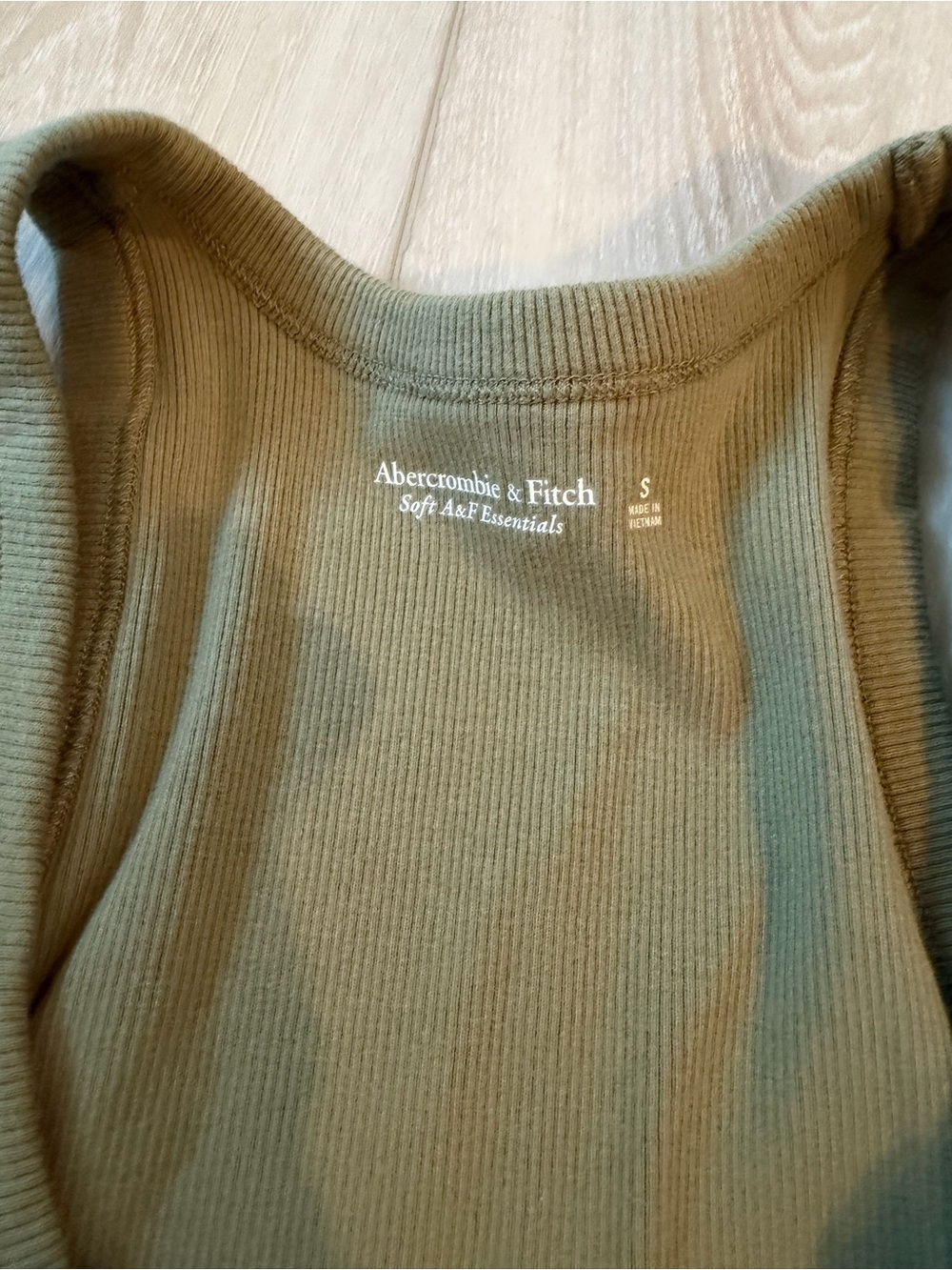 Abercrombie & Fitch Olive Ribbed Cropped Tank - Picture 2 of 3